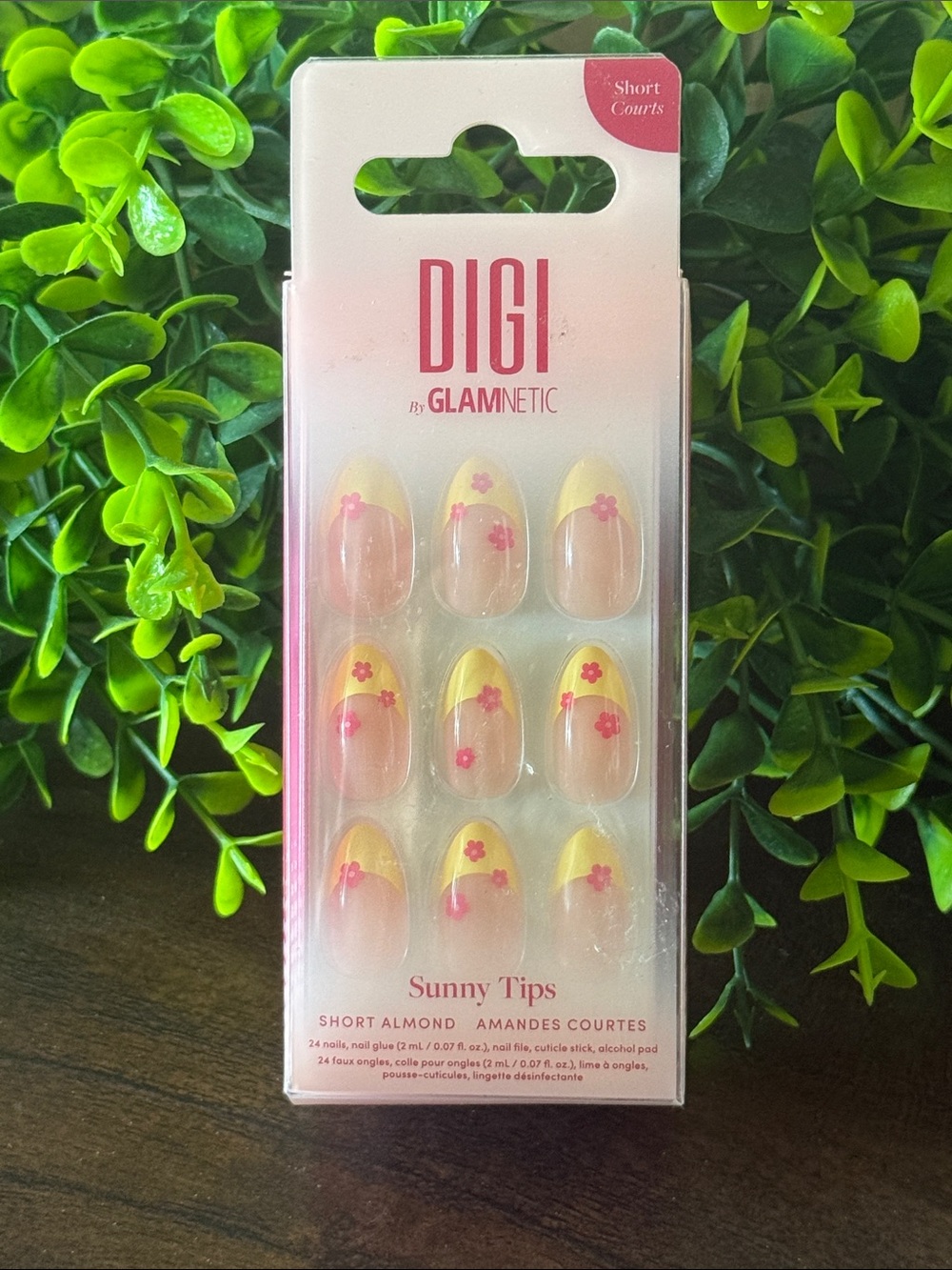 Digi by Glamnetic Press On Nails in Short Almond Sunny Tips NWT